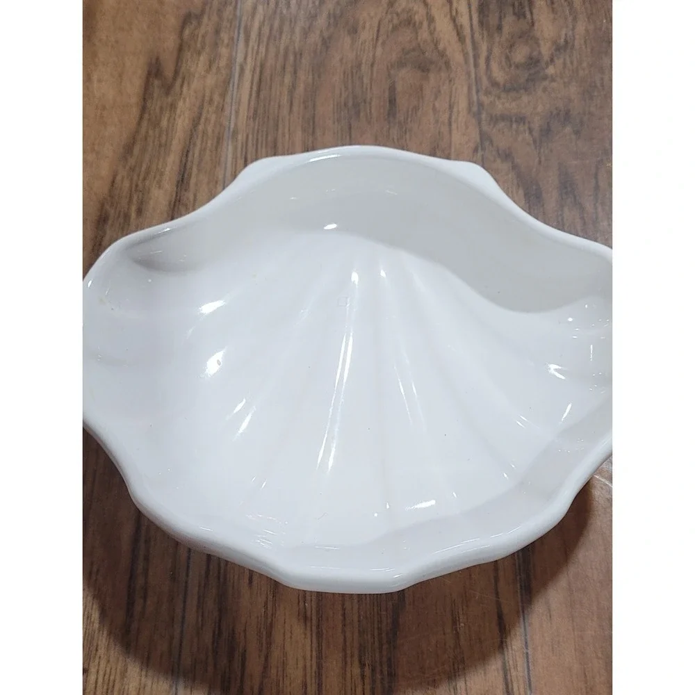 Pfaltzgraff Cream White Scalloped Shell Trinket Soap Dish Made In USA 5x4